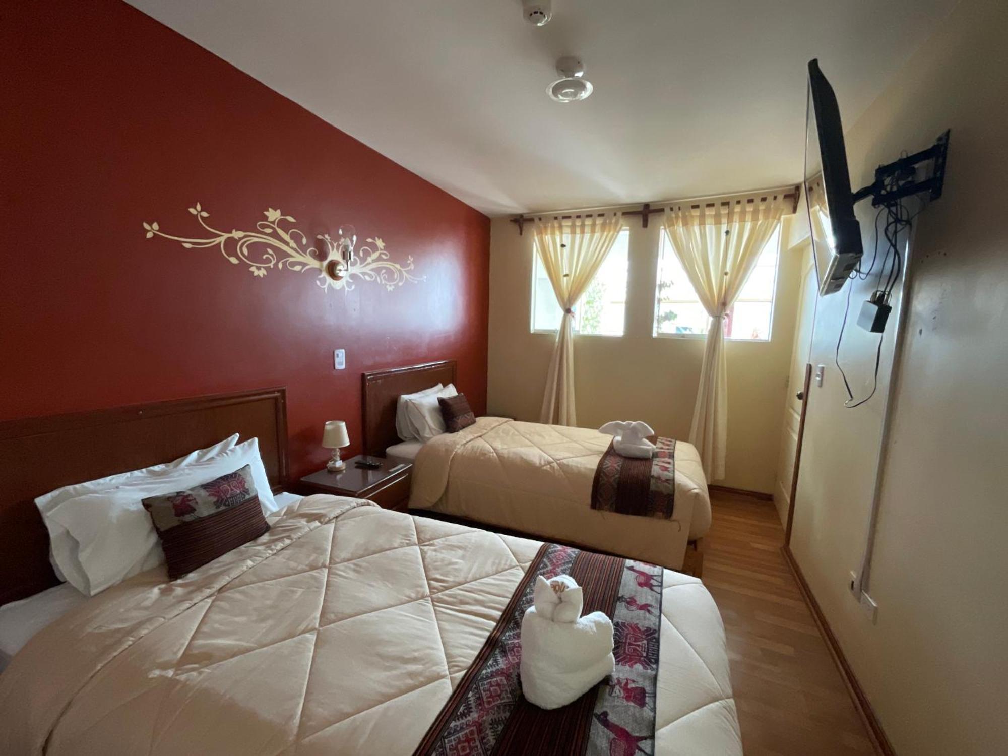 Andean Host 3*