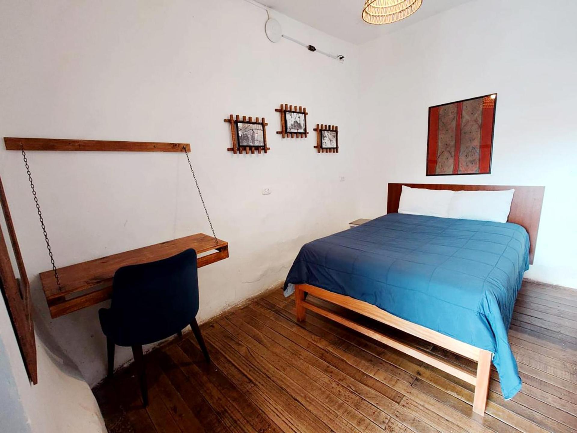 Hostal Intro *