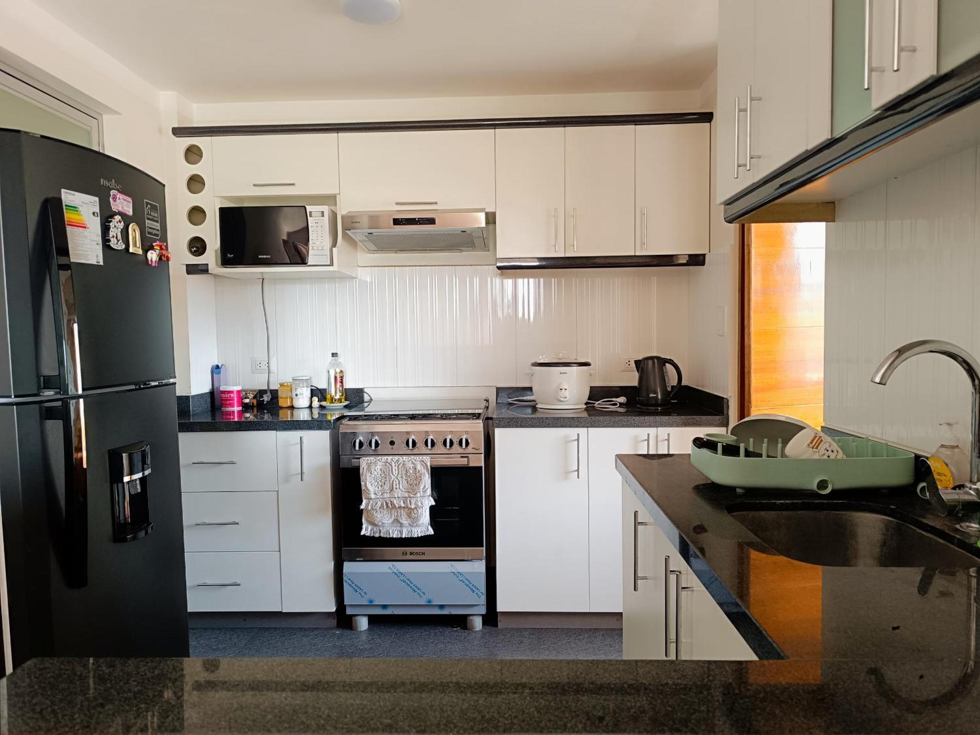 Toby Service Apartment *