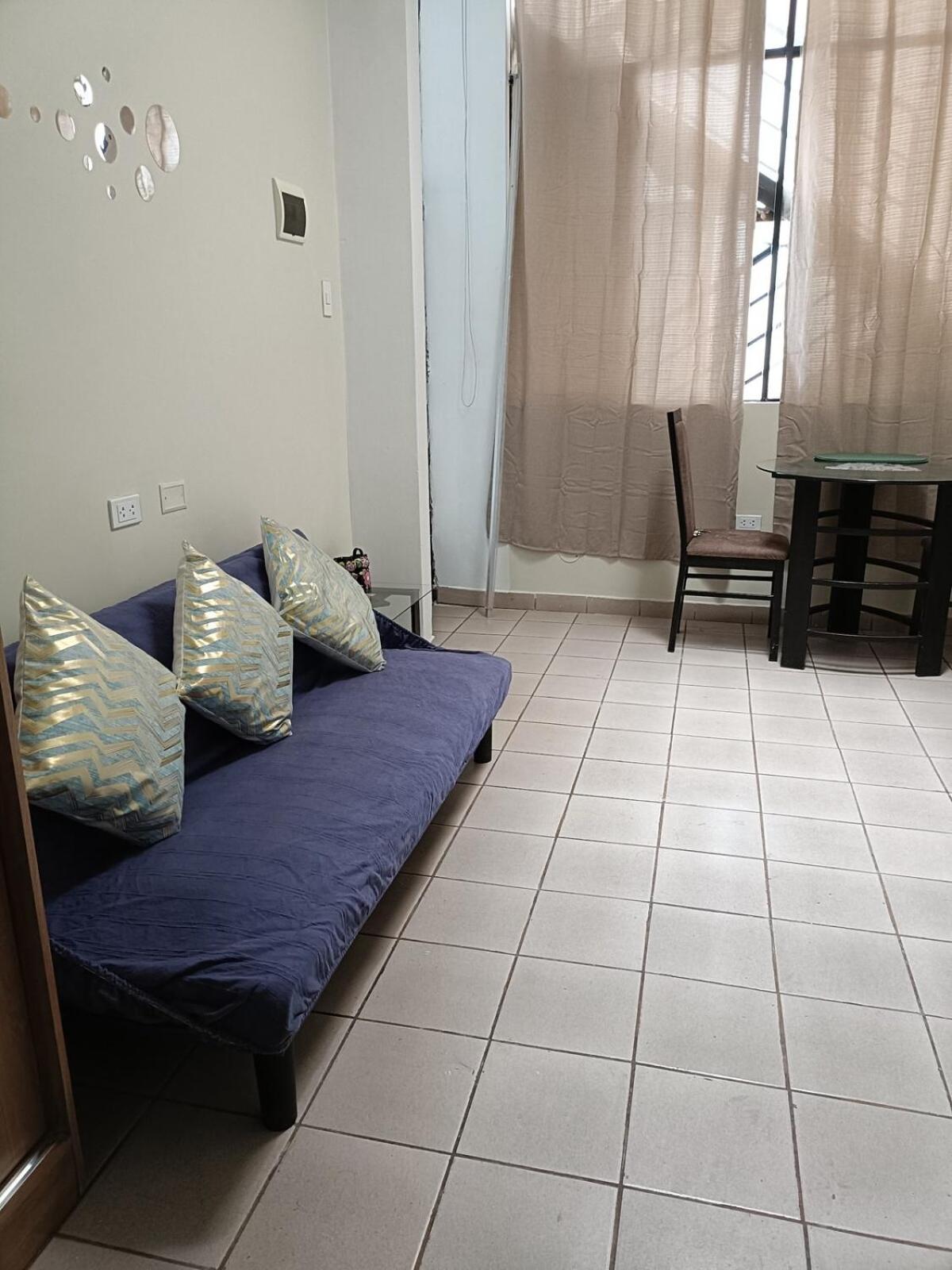 La Apartment *