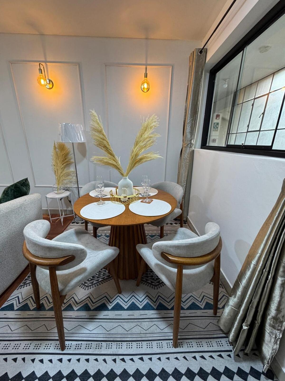 Apartamento Luxuriou 2 Blocks From The Main Square 4 Bed