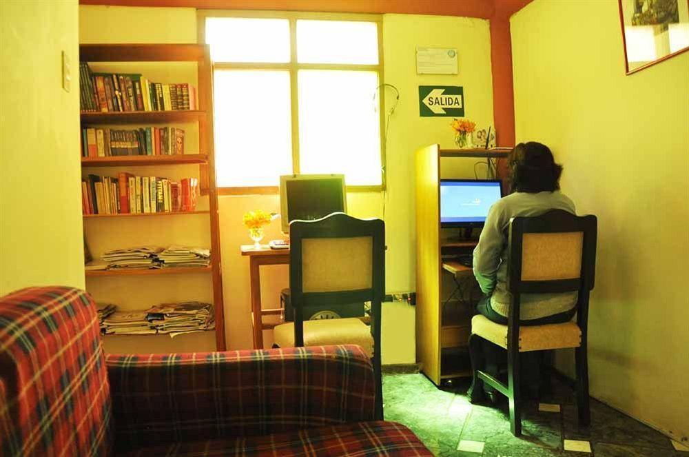 Aticos With Coworking Bed & Breakfast 2*