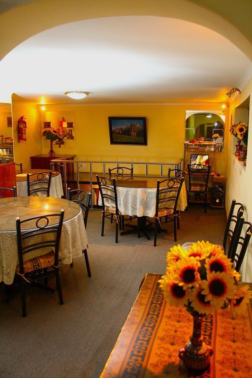 Inn Alfredo's Palace 2*