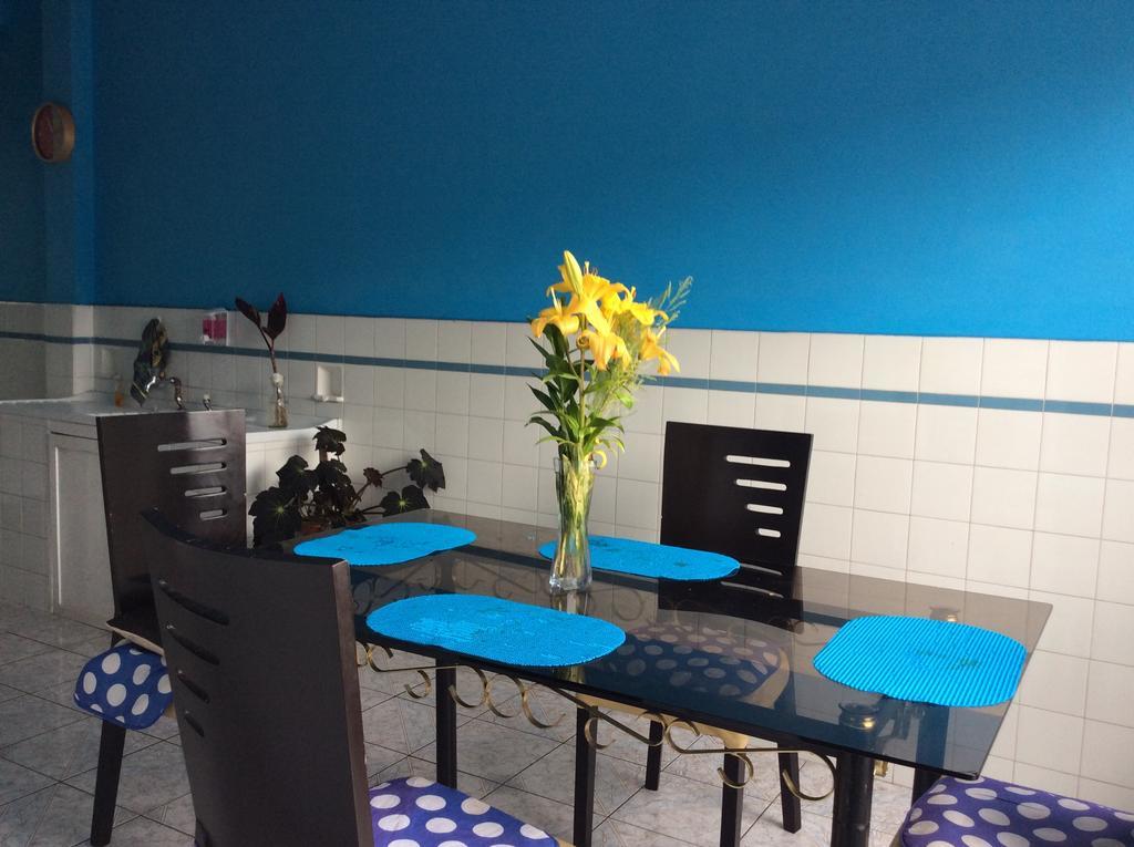 Acomodação com café da manhã  Familiar Gloria 2*