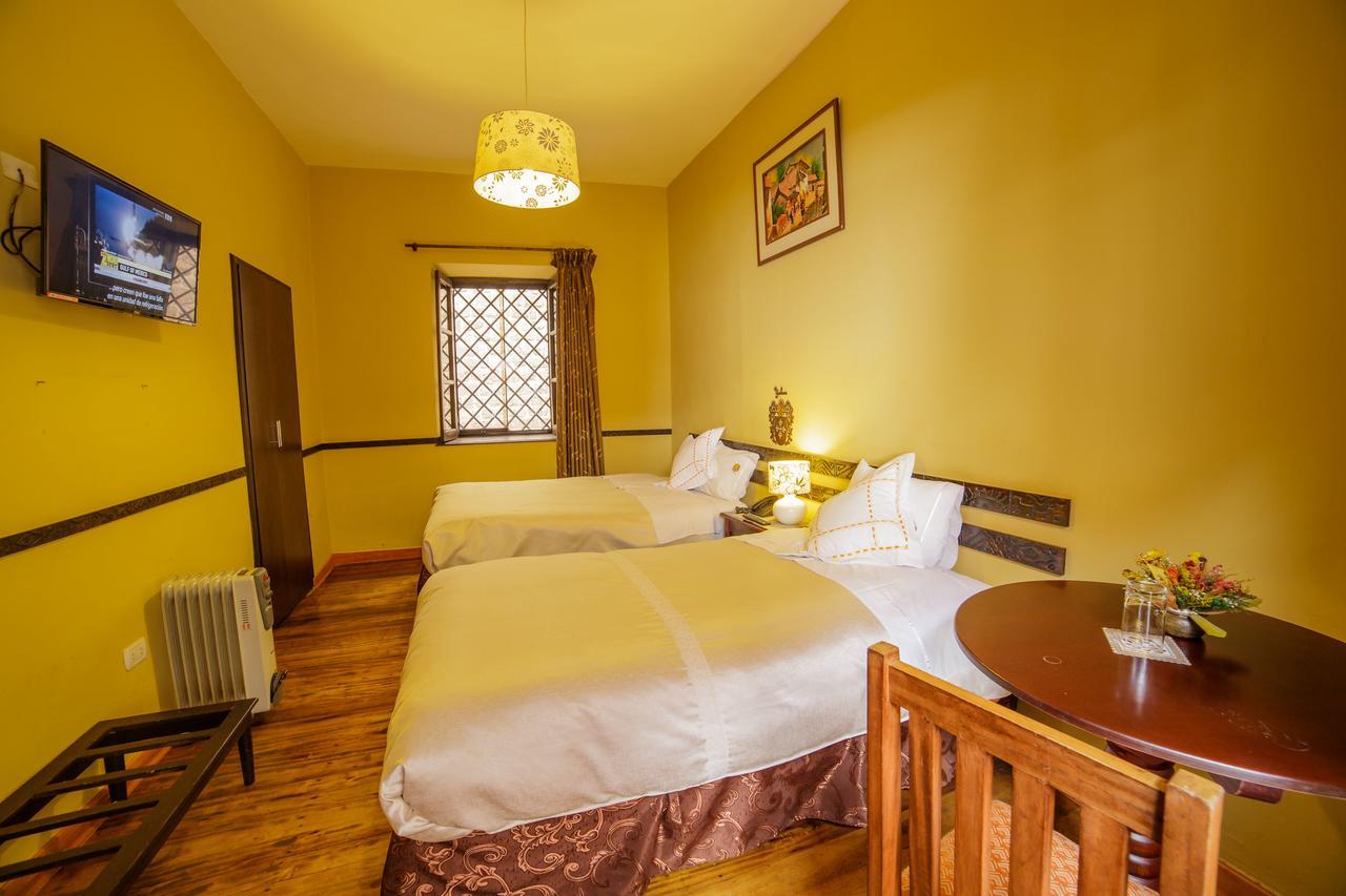Yabar Plaza Hotel