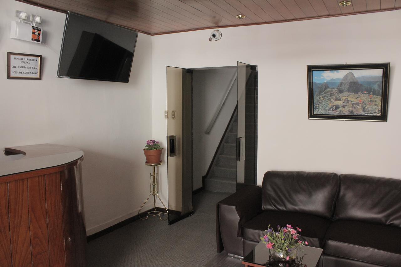 Alfredo's Palace 2*