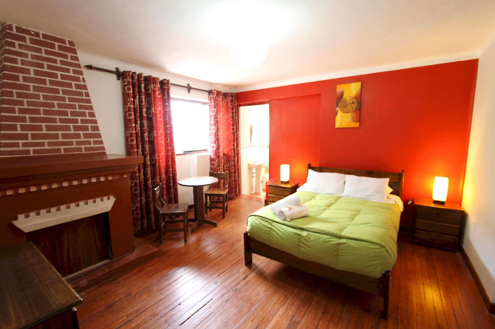 Inka Club Hostal *
