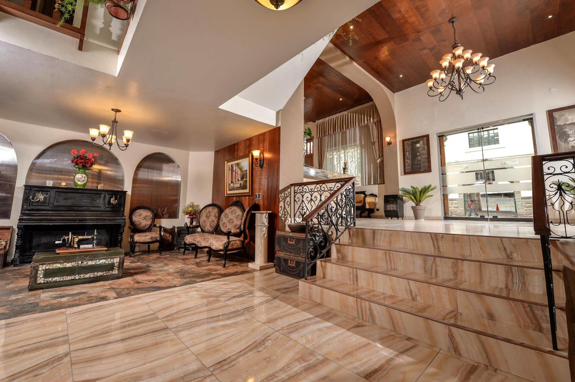 Ruinas Hotel 3*