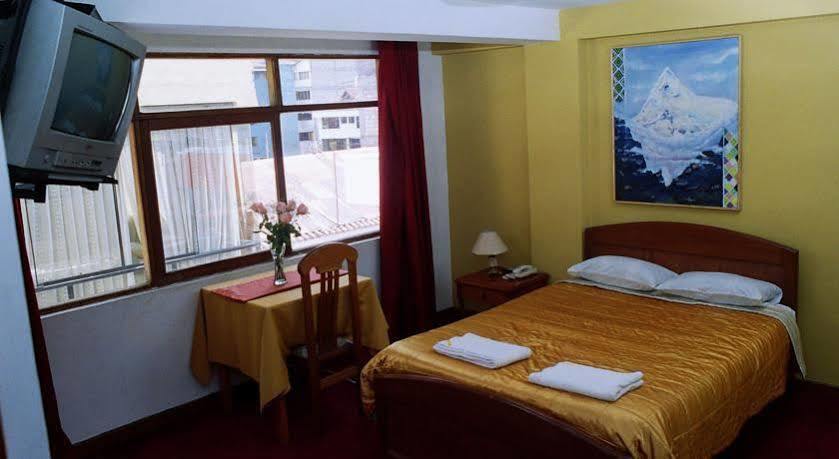 Sense Hotel 2*