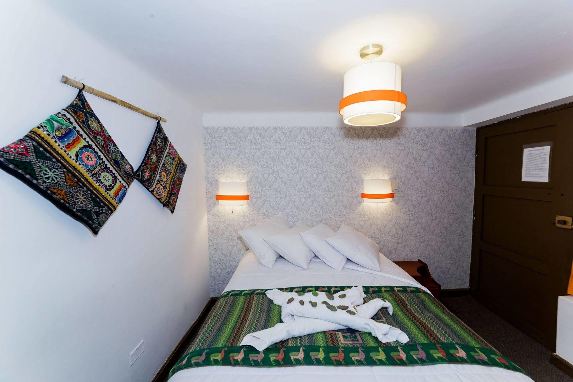 Hotel Inca Wasi Plaza 3*