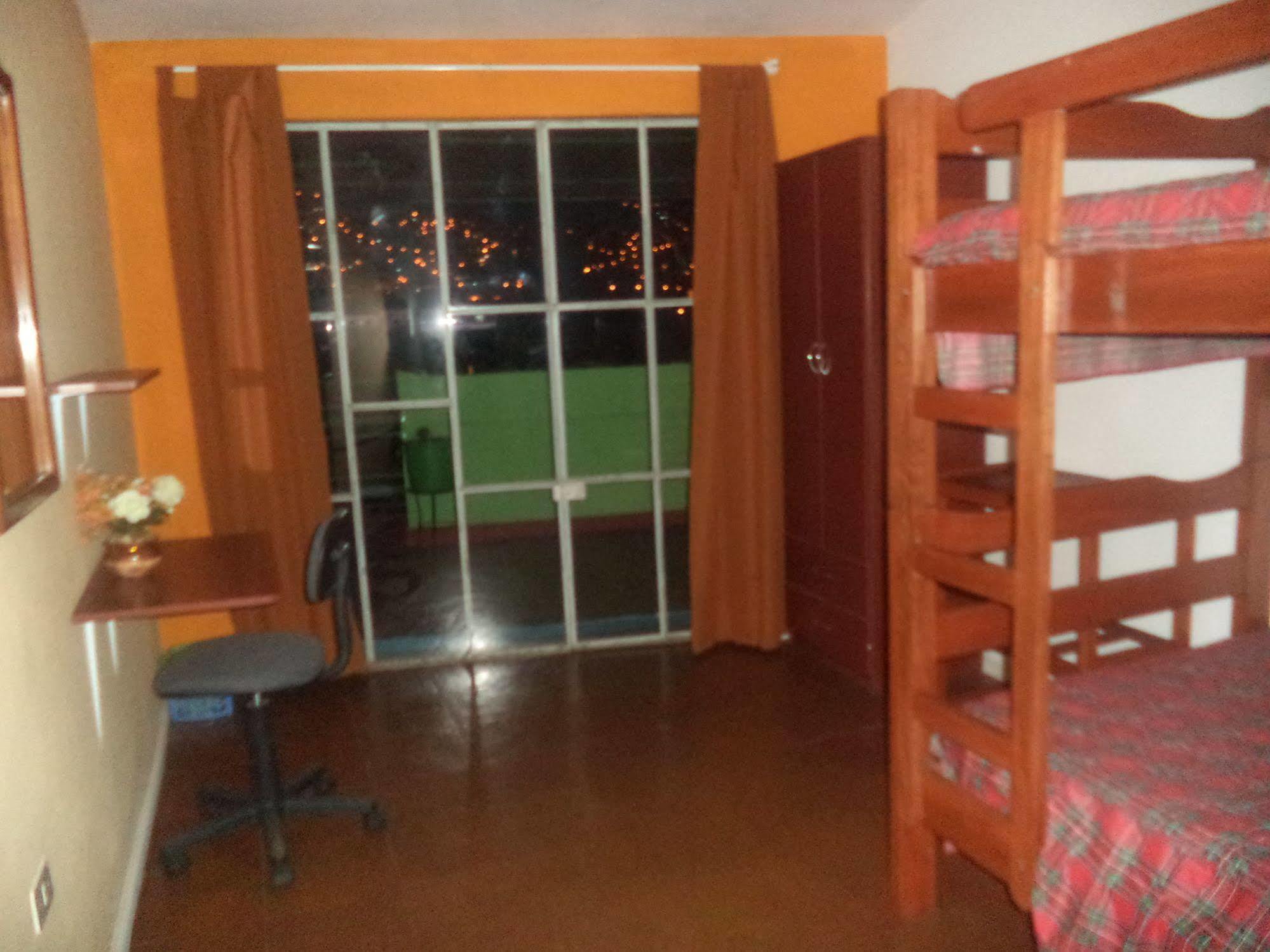 Familiar Gloria Acomodação com café da manhã  Cusco
