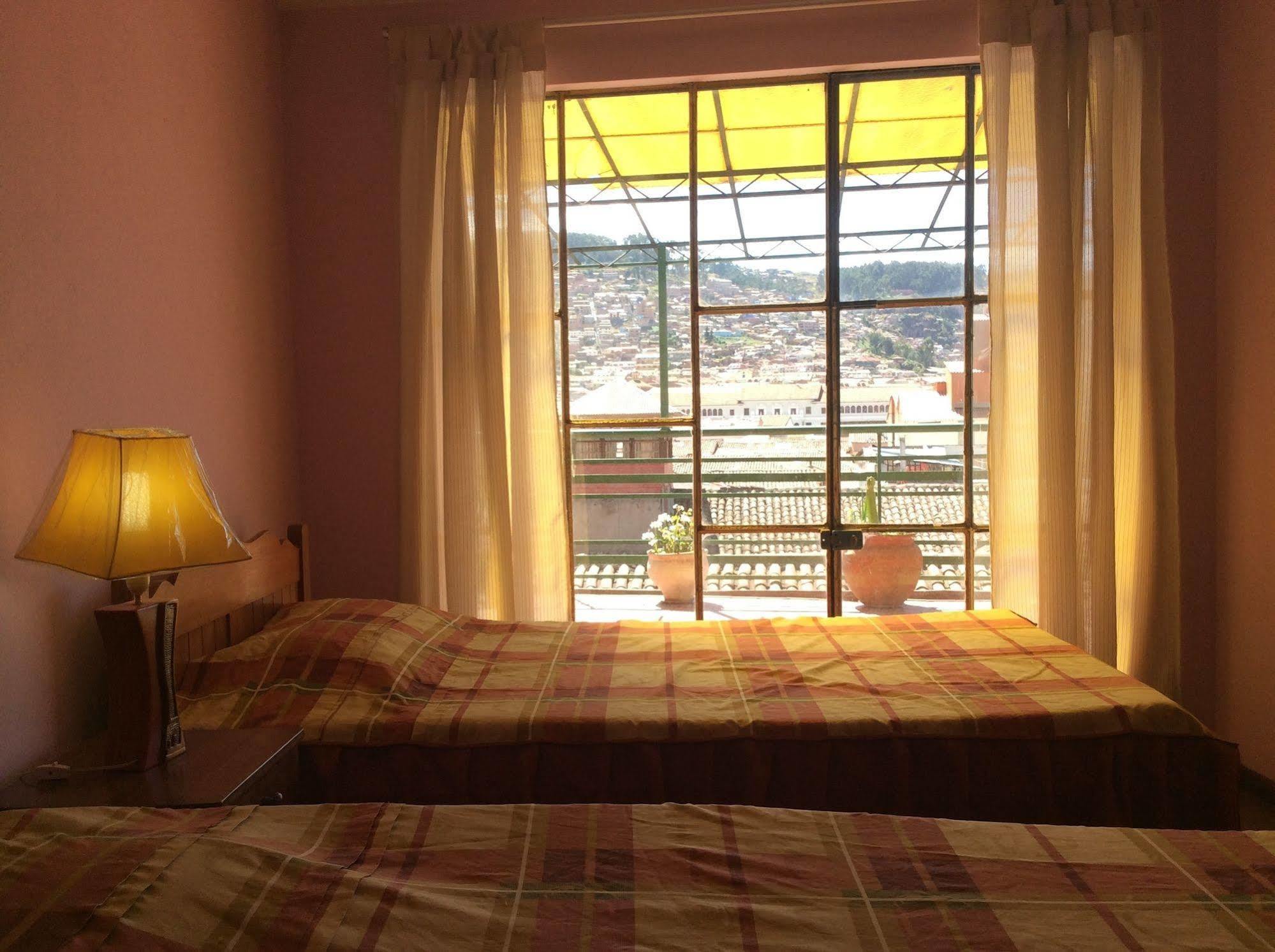 Acomodação com café da manhã  Familiar Gloria Cusco