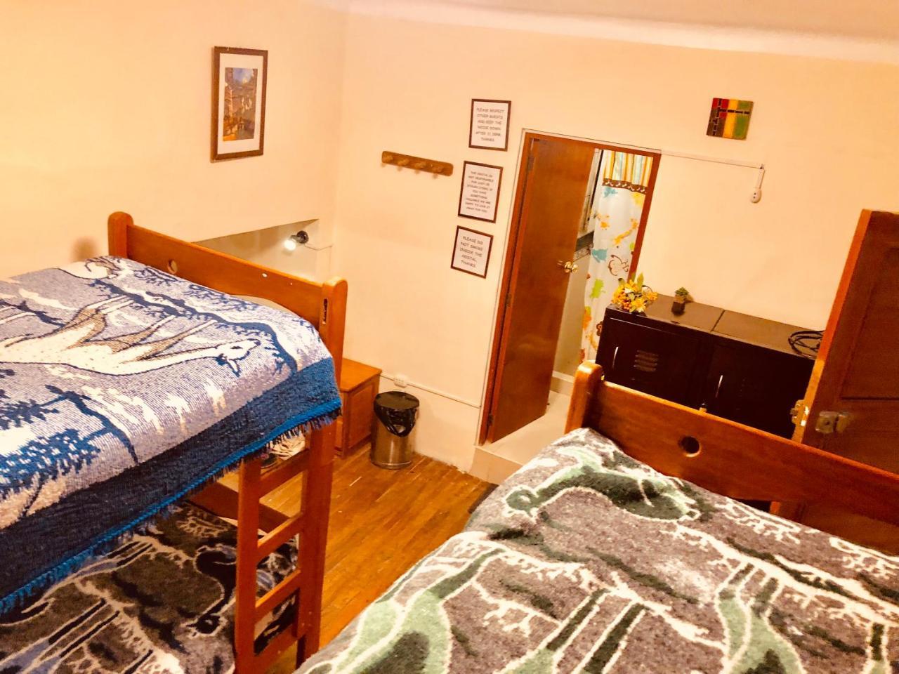 Feel At Hostel *