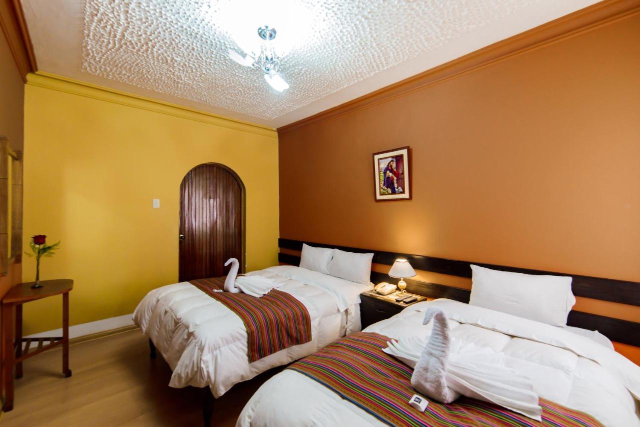 Carlos V Hotel 2*