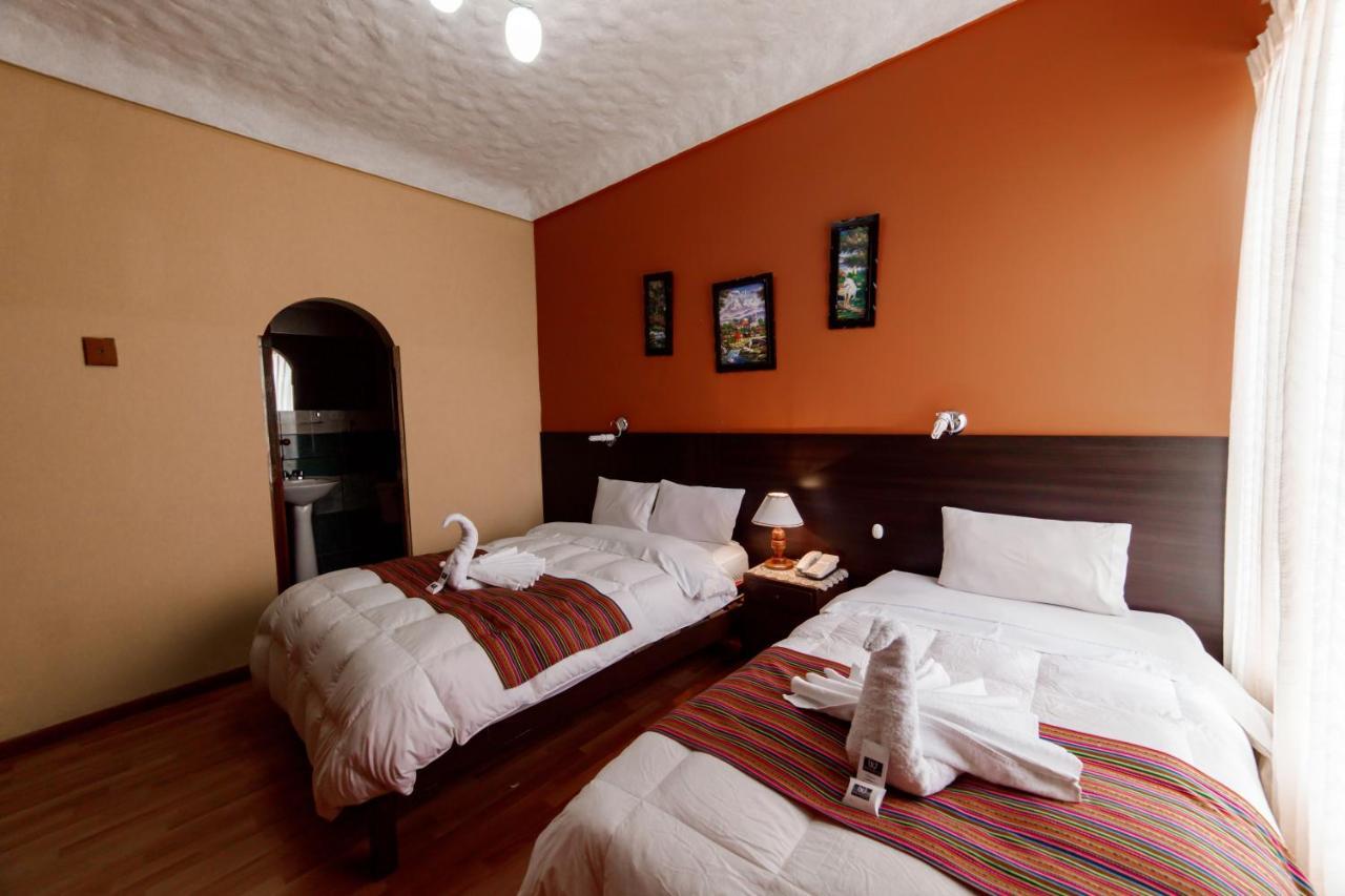 Carlos V Hotel 2*