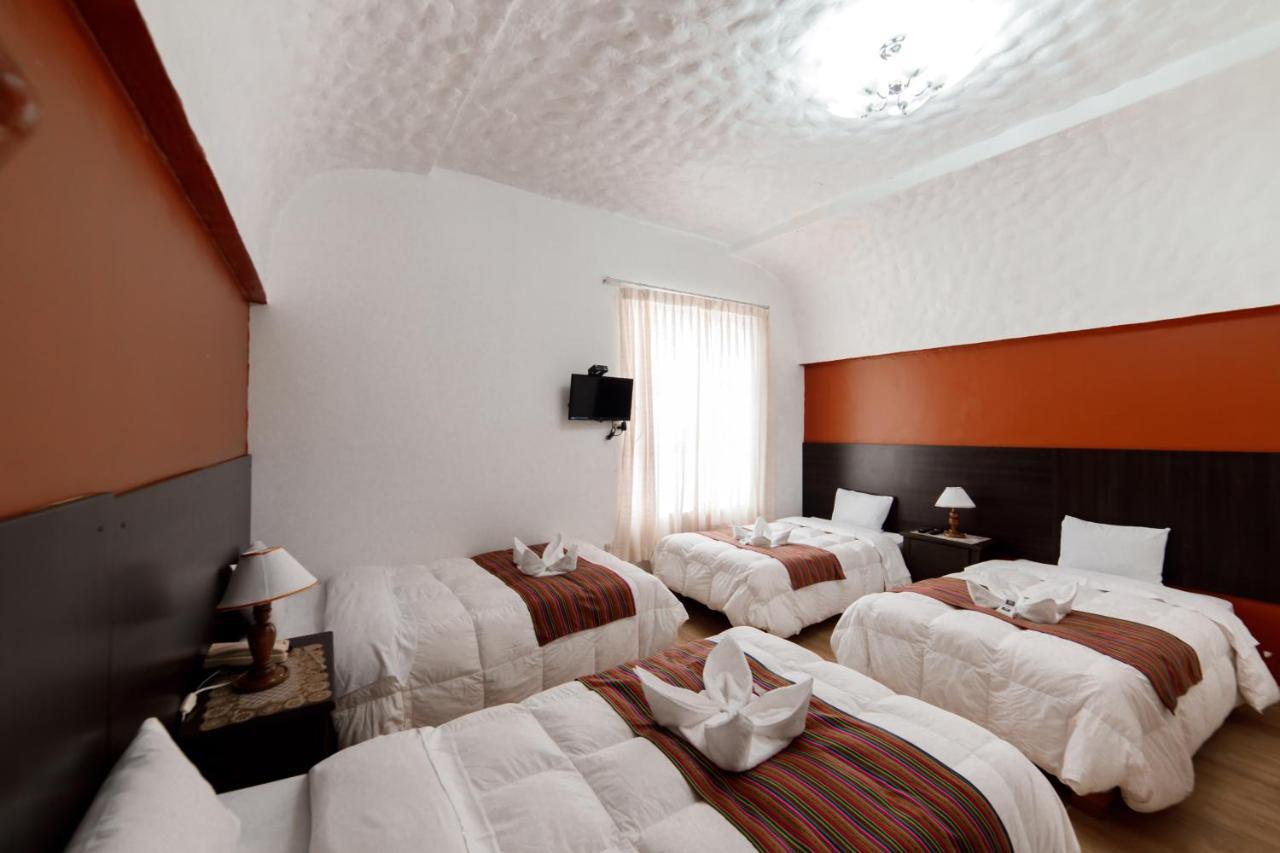 Carlos V Hotel 2*