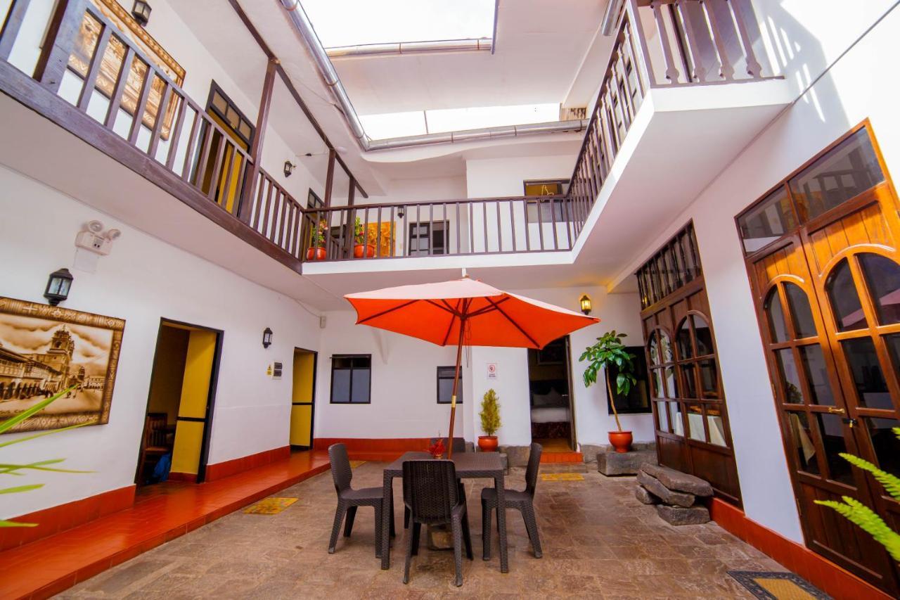 Yabar Plaza Hotel