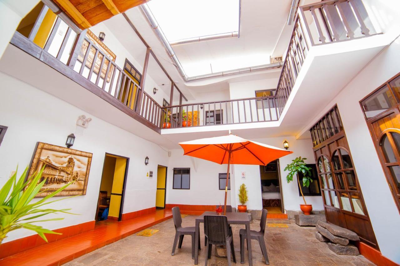 Hotel Yabar Plaza 3*