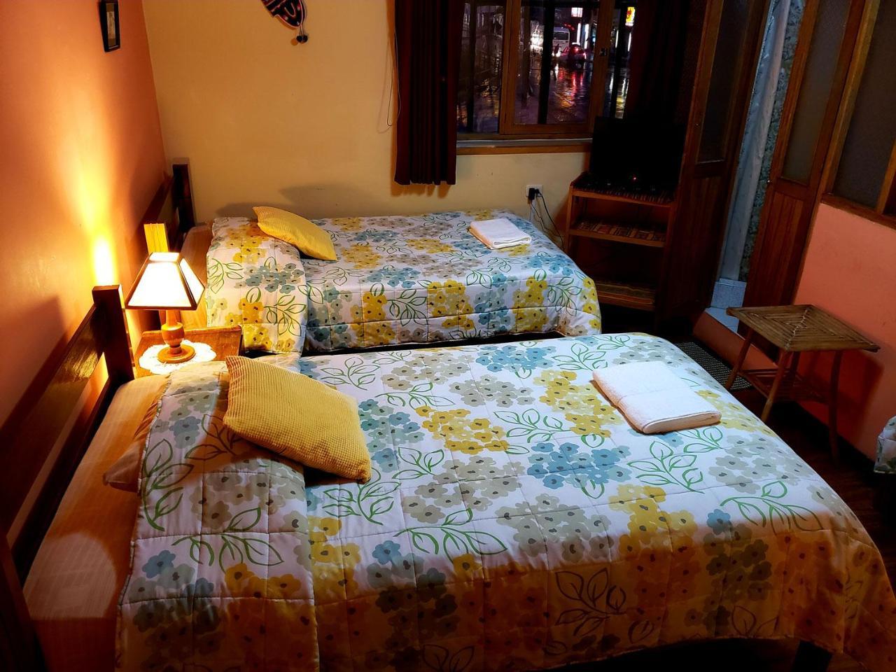 La Nuit Hostal *