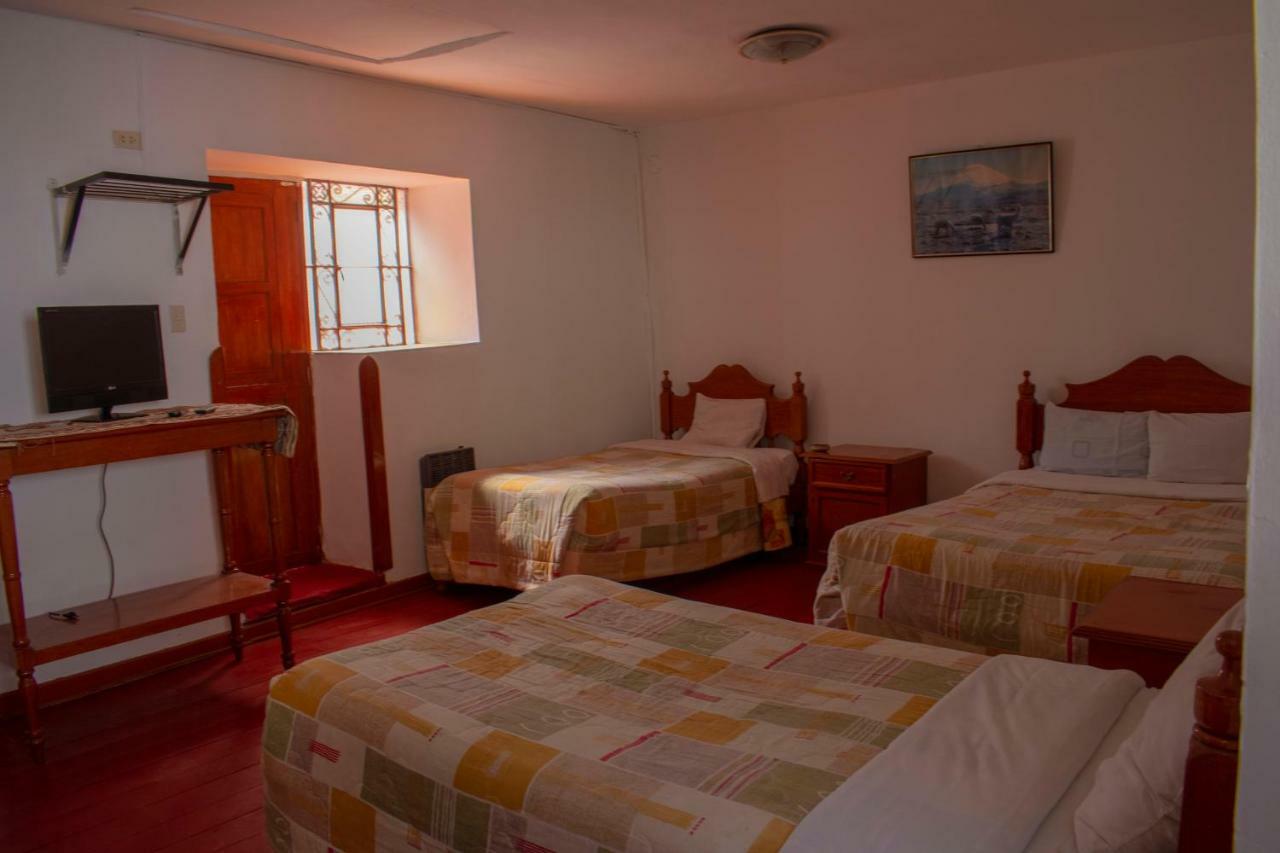 El Monarca Inn