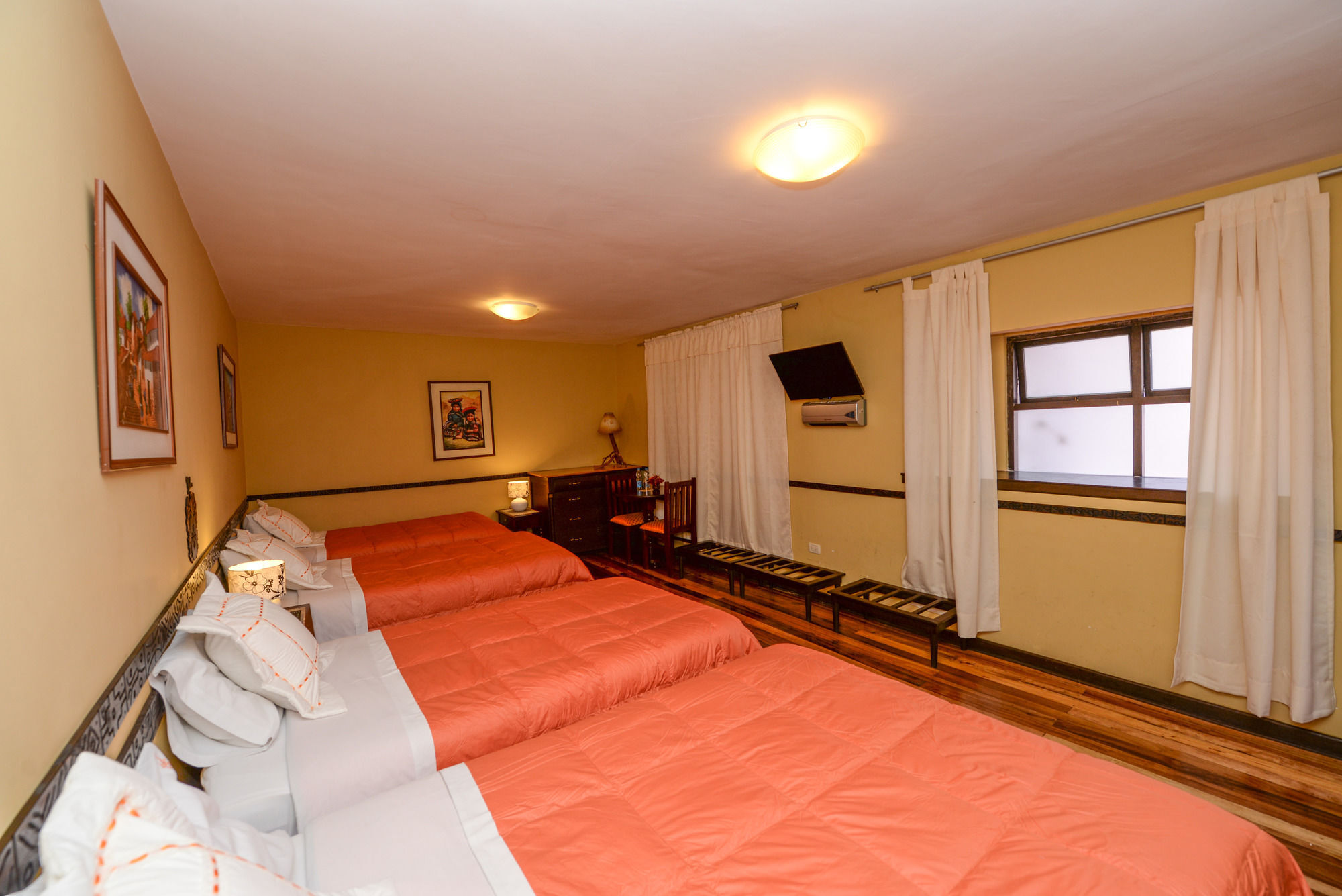 Hotel Yabar Plaza 3*