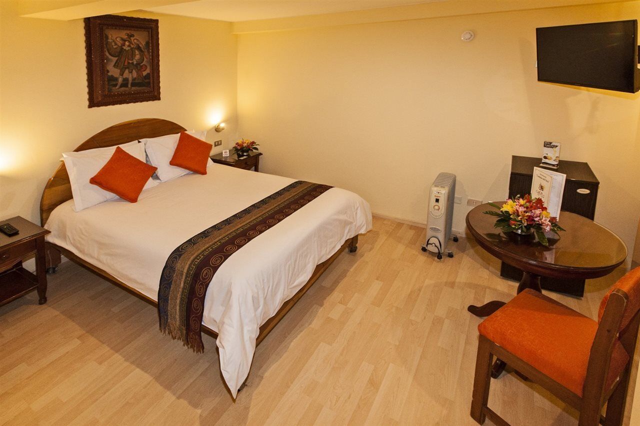 Agustos Hotel 3*