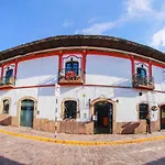 The Grassshopper Plaza De Armas