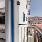 Cozy Modern Heart Of City