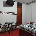 Zarate\'S Hostel
