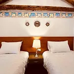 Cozy Cultural Home 7 Angelitos
