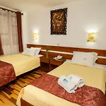 Hotel Kenamari