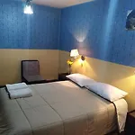 Alejandros Hotel