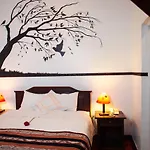 Yabar Plaza I Hotel