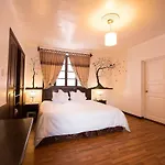 Yabar Plaza I Hotel