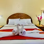 Hotel Alli\'S House