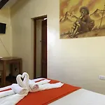 Hotel Alli\'S House