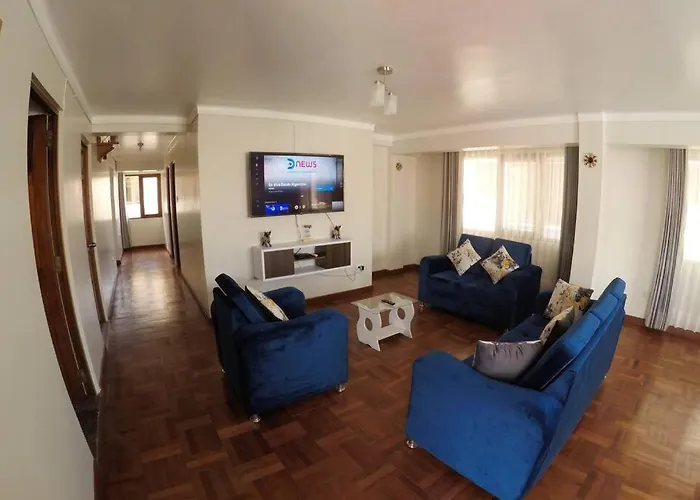 Centric & Cozy Apartment With Garage