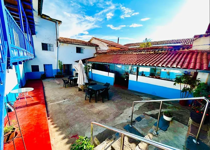 Janaq Hotel
