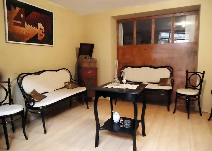 Emperatriz Guest House