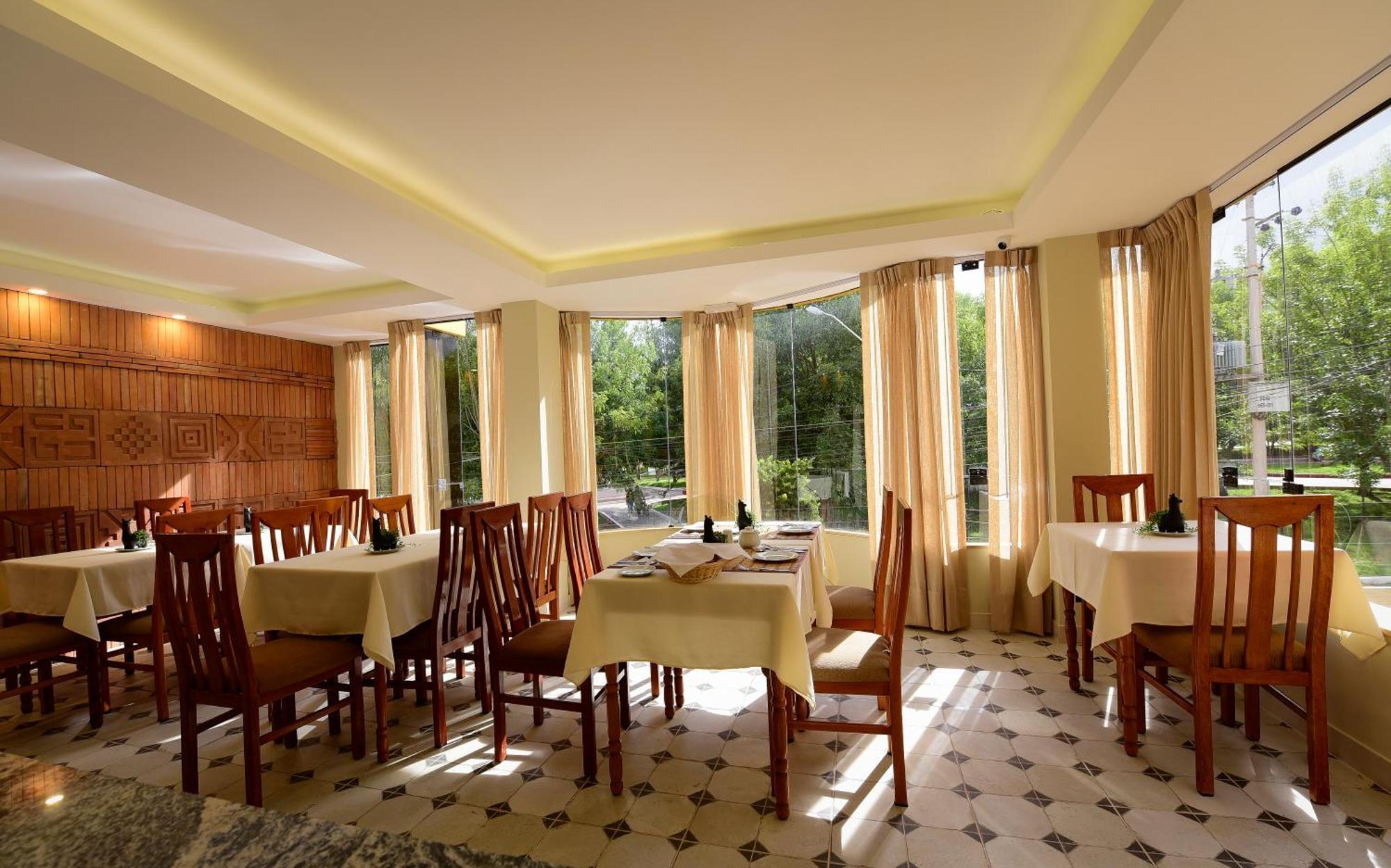 Hotel Torre Dorada
