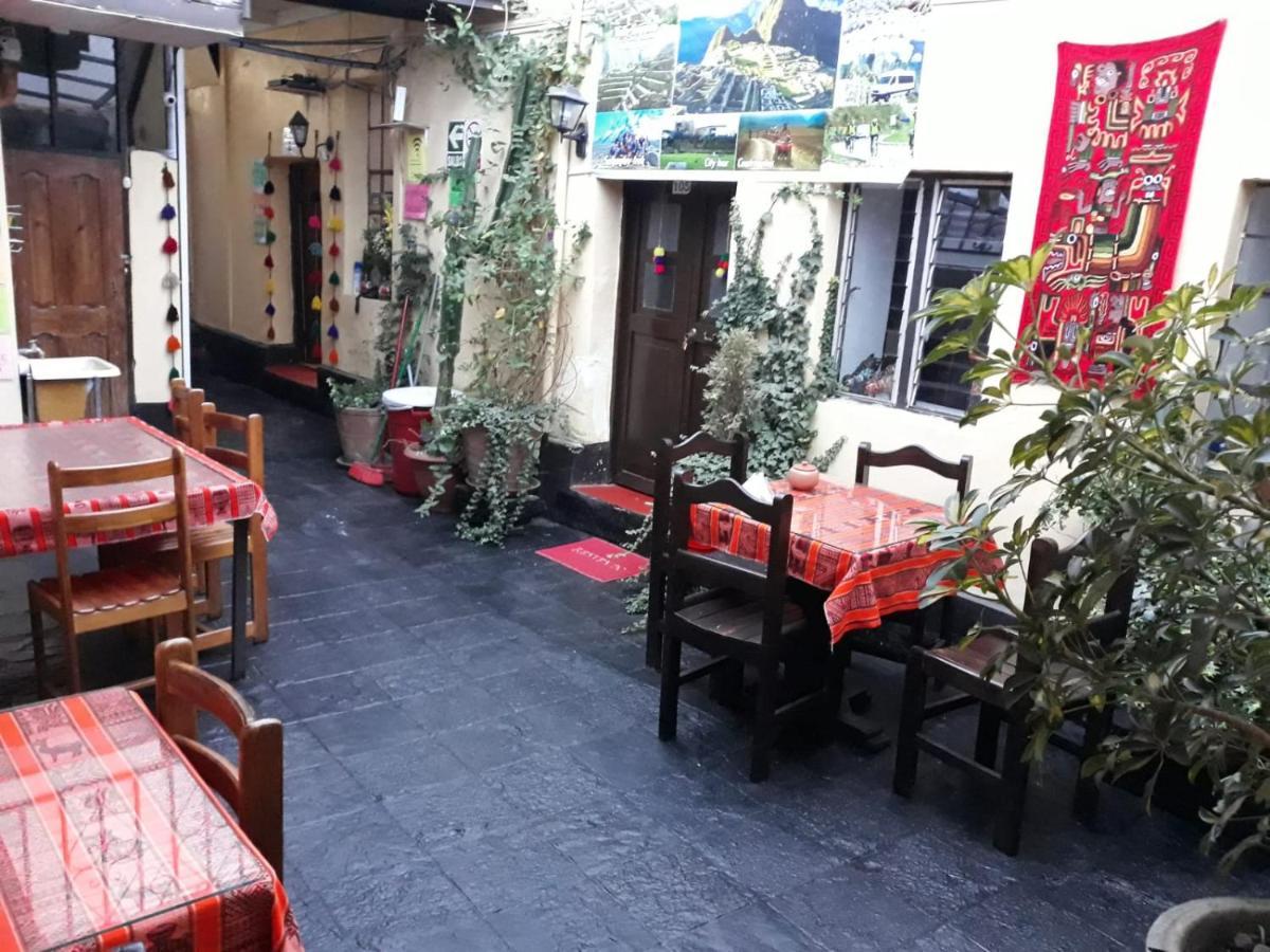 Hostel Redys House *