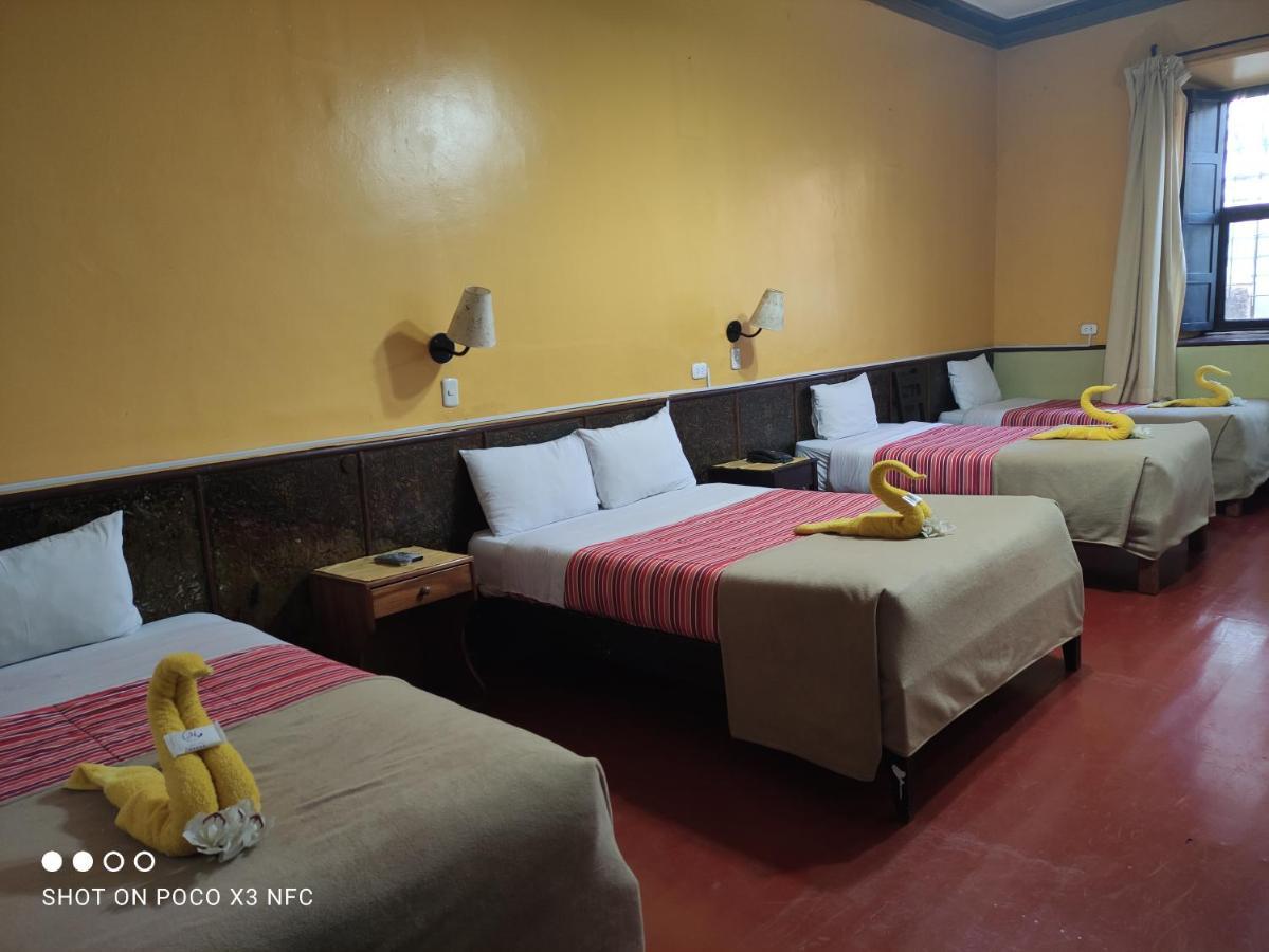Hotel Retamas *