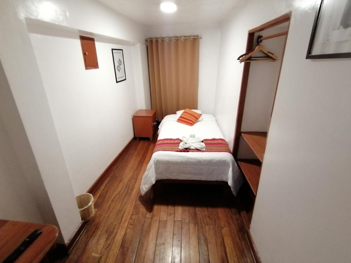 Hostal Turistico Illapa Cusco 119 Hostel