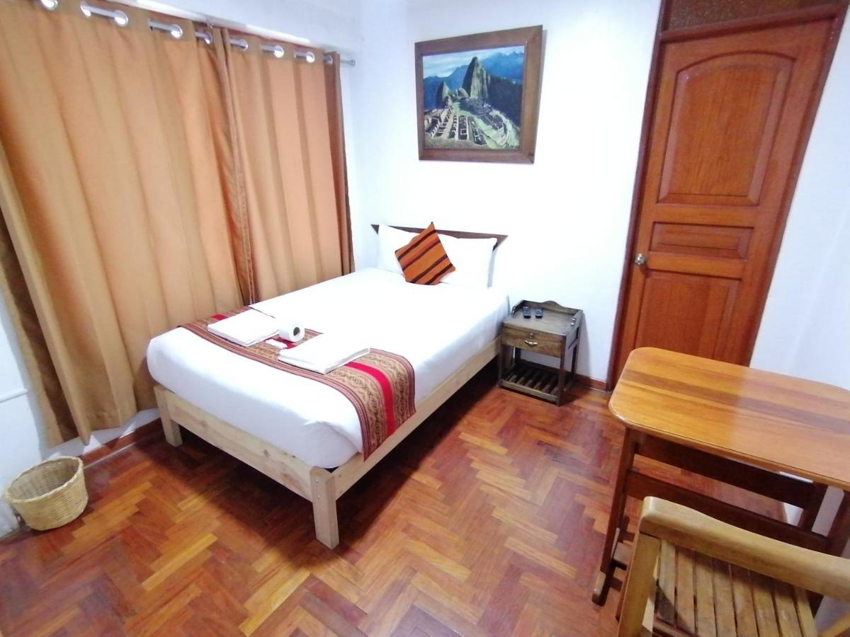 Hostal Turistico Illapa Cusco 119 Hostel