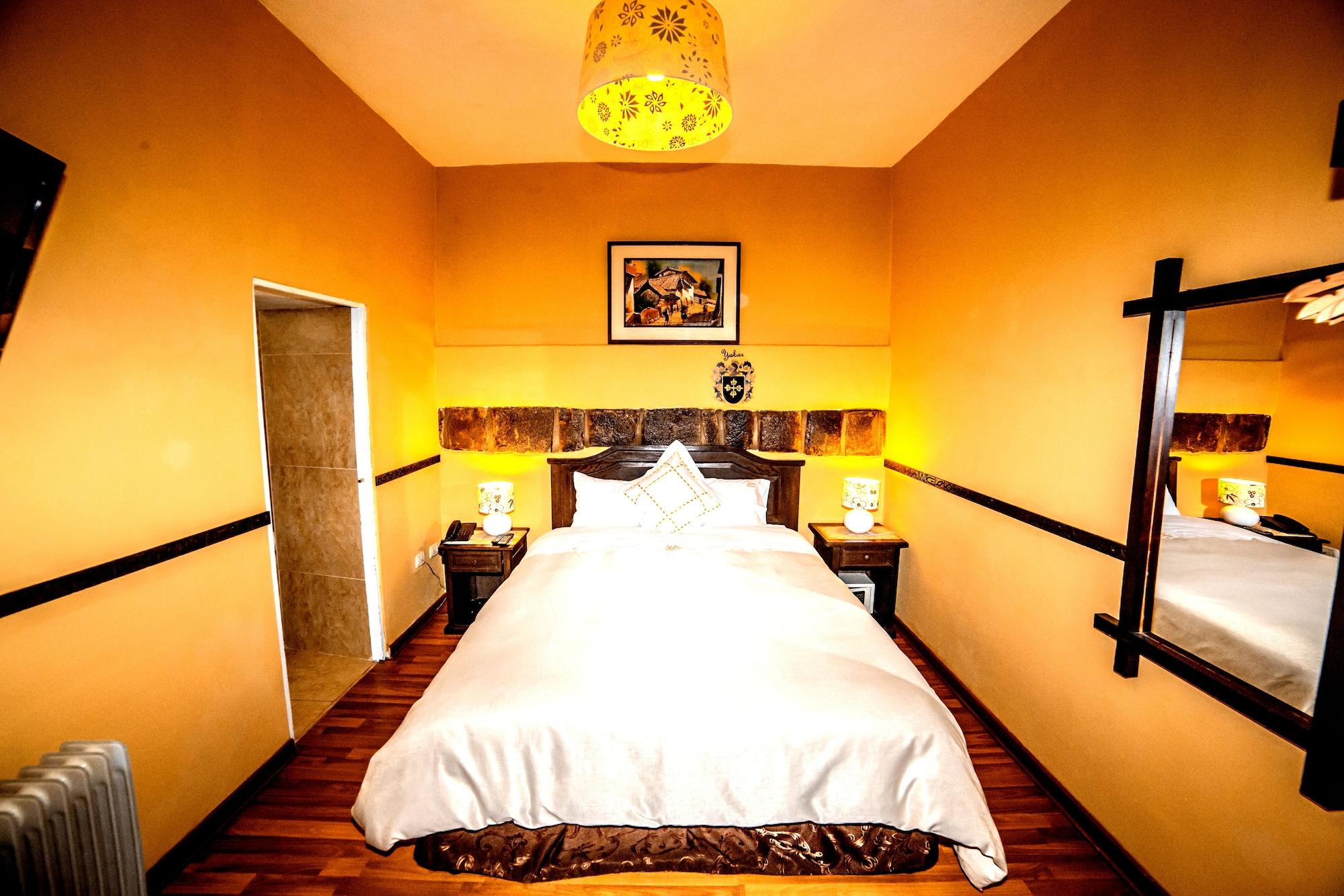 Yabar Plaza I Hotel 3*