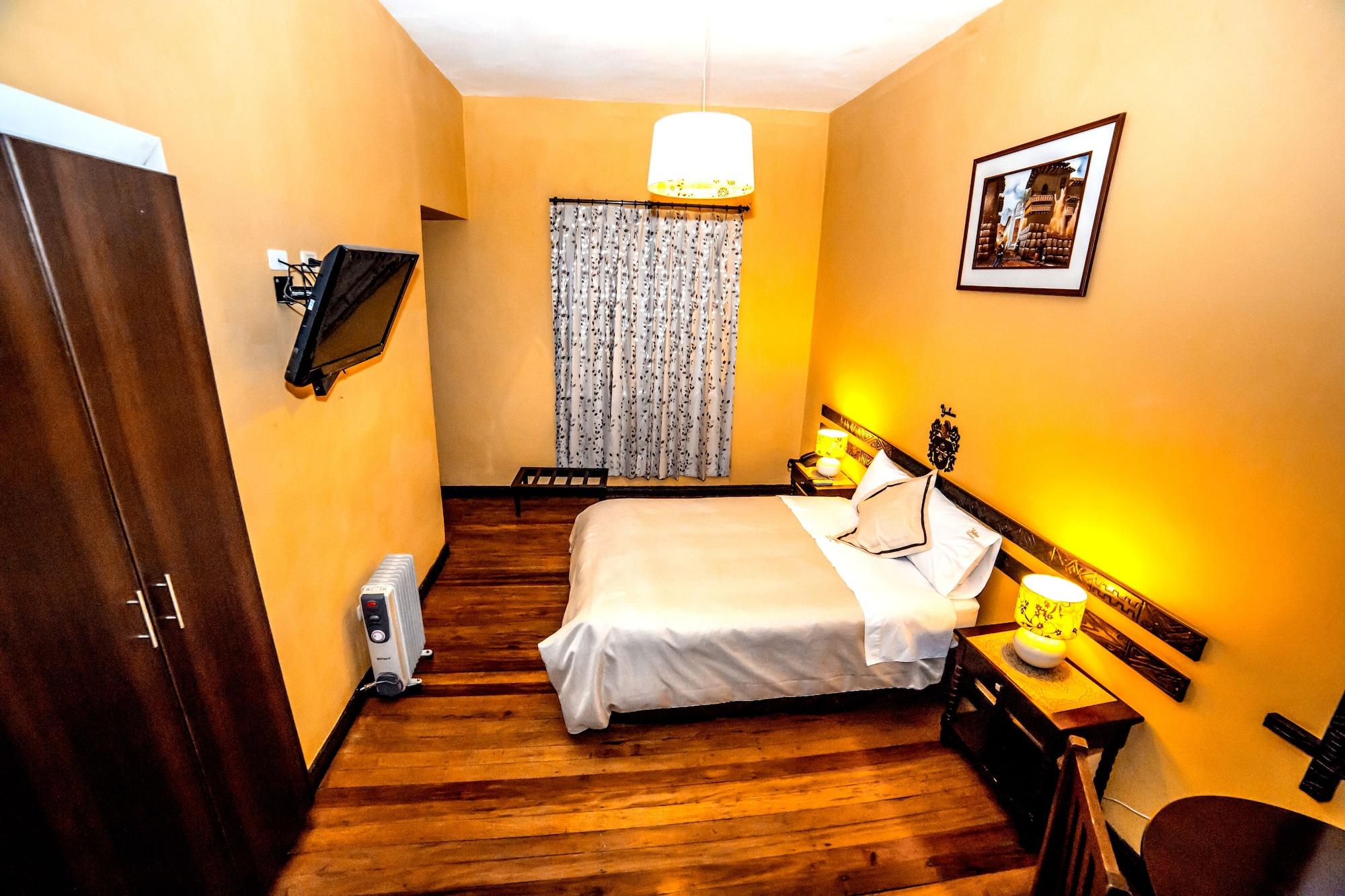 Yabar Plaza I Hotel