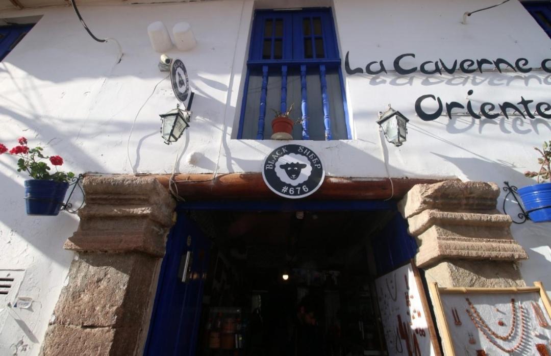 Bed & Breakfast Black Sheep 2*