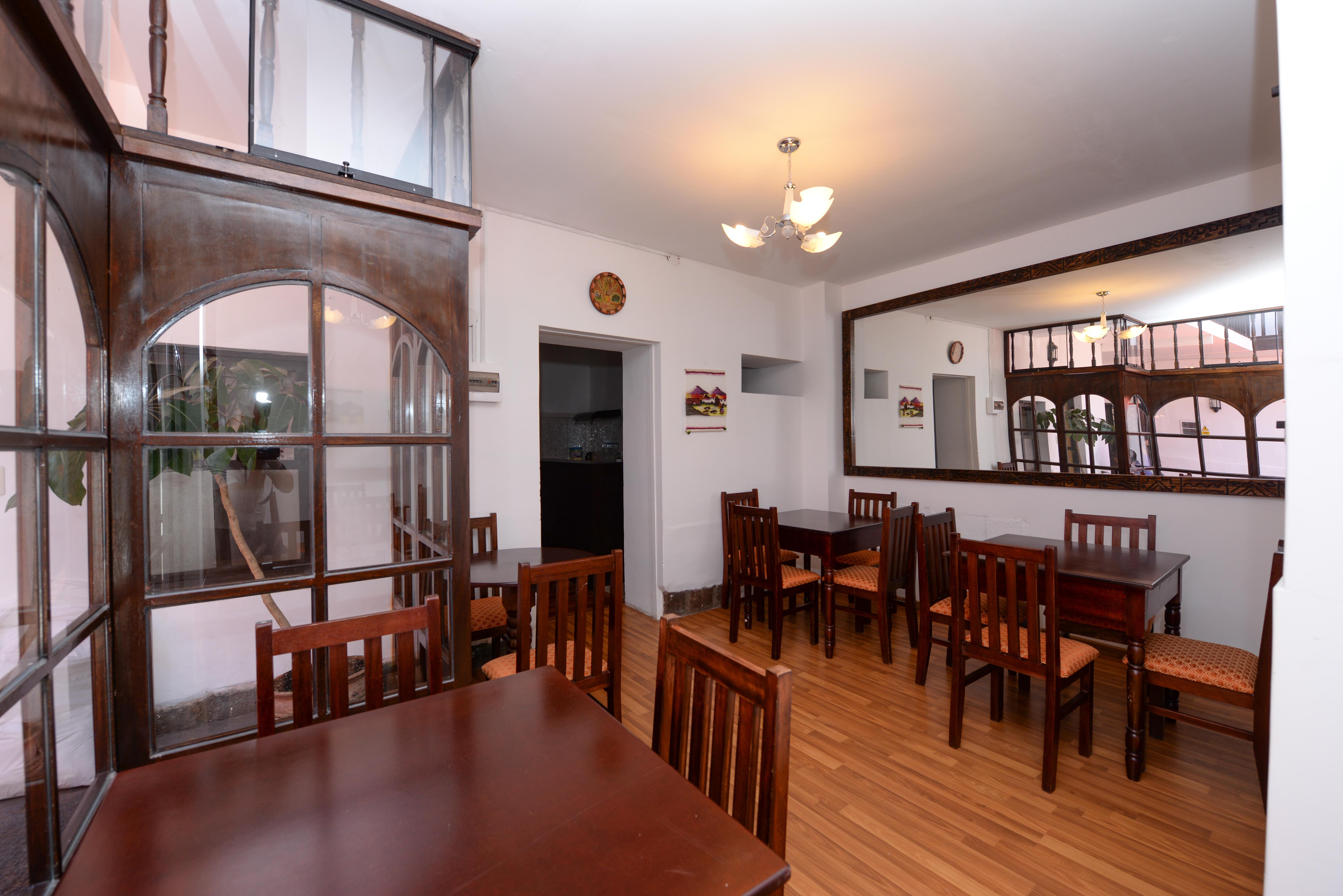Yabar Plaza Hotel 3*