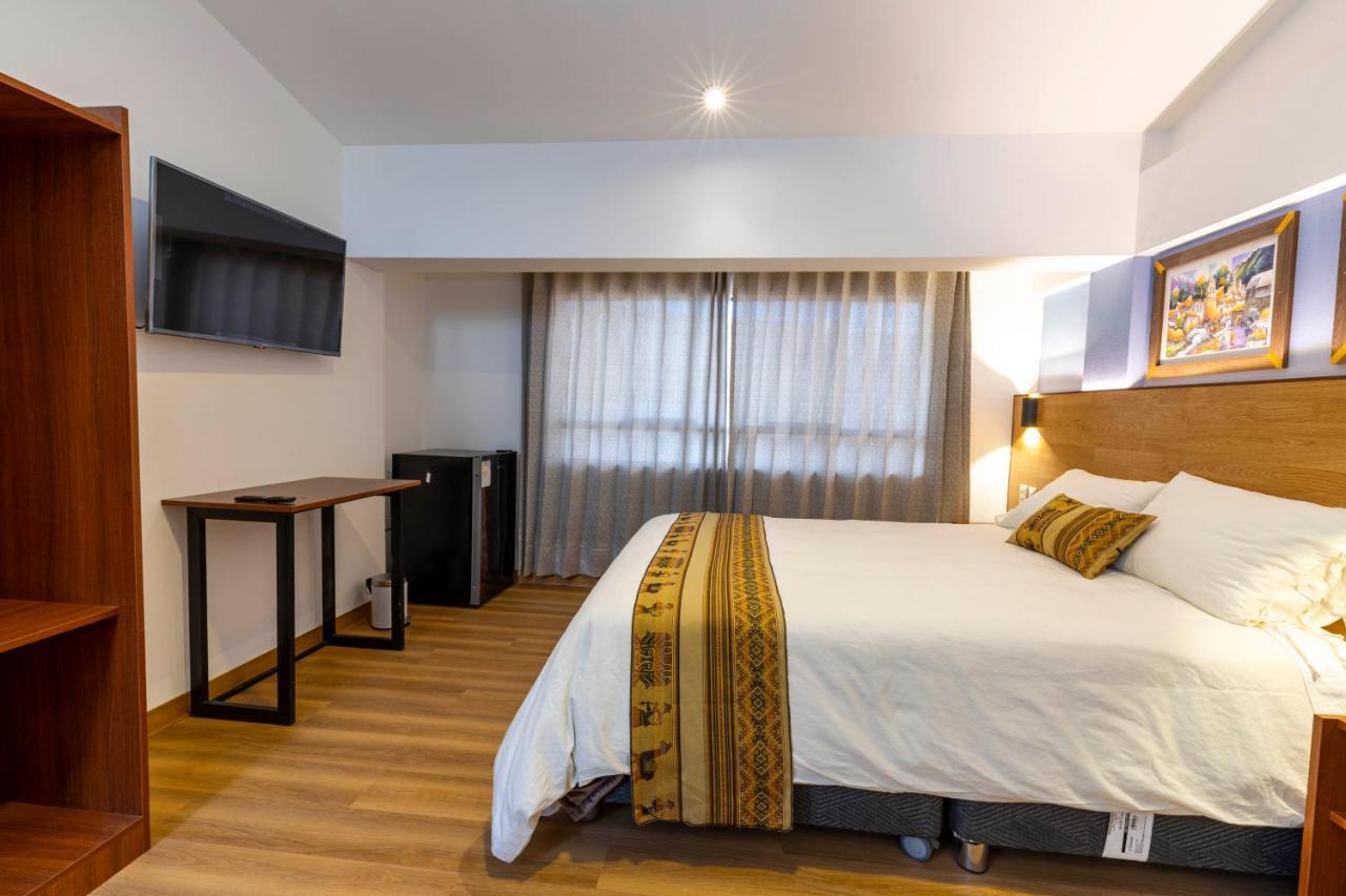 Hotel Pacific *