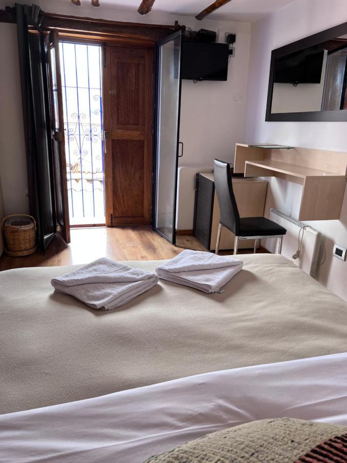 Casona Les Pleiades Bed & Breakfast
